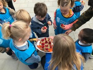 De Week van de Gezonde Jeugd kinderen eten fruit